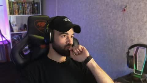 Snapshot of _serious_man chatting on 09-21-25, 03:46 Ask me online show from 09-21-25, 03:46