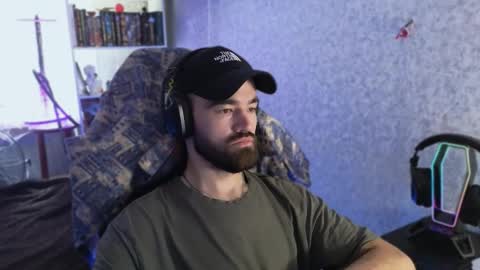 Snapshot of _serious_man chatting on 09-22-25, 06:15 Ask me online show from 09-22-25, 06:15