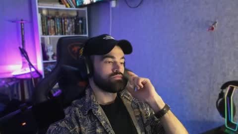 Snapshot of _serious_man chatting on 09-25-25, 08:23 Ask me online show from 09-25-25, 08:23