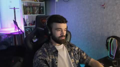 Snapshot of _serious_man chatting on 09-26-25, 03:16 Ask me online show from 09-26-25, 03:16