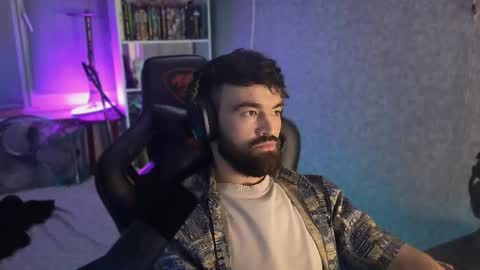 Snapshot of _serious_man chatting on 09-27-25, 11:10 Ask me online show from 09-27-25, 11:10