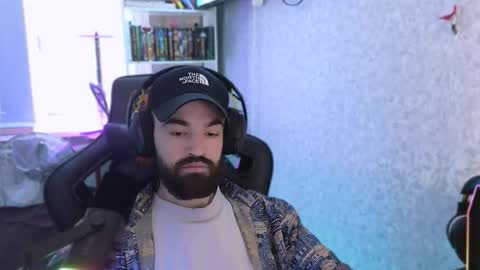 Snapshot of _serious_man chatting on 10-02-25, 12:01 Ask me online show from 10-02-25, 12:01