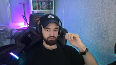 Snapshot of _serious_man chatting on 10-04-25, 11:36 Ask me online show from 10-04-25, 11:36