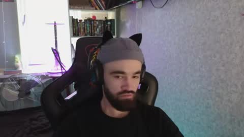 Snapshot of _serious_man chatting on 10-08-25, 12:36 Ask me online show from 10-08-25, 12:36