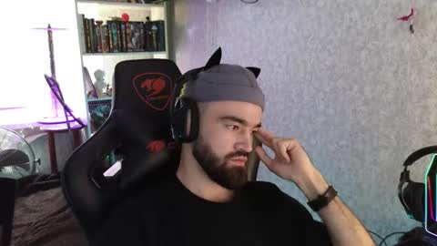 Snapshot of _serious_man chatting on 10-09-25, 12:47 Ask me online show from 10-09-25, 12:47