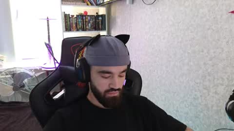 Snapshot of _serious_man chatting on 10-11-25, 12:04 Ask me online show from 10-11-25, 12:04