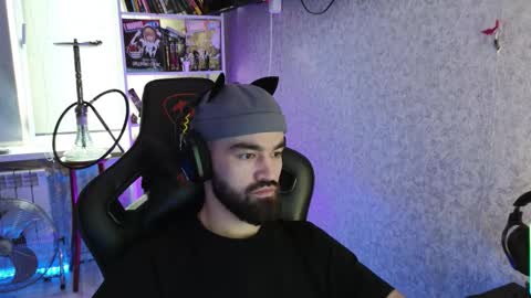 Snapshot of _serious_man chatting on 10-12-25, 05:39 Ask me online show from 10-12-25, 05:39