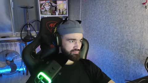 Snapshot of _serious_man chatting on 10-12-25, 05:45 Ask me online show from 10-12-25, 05:45