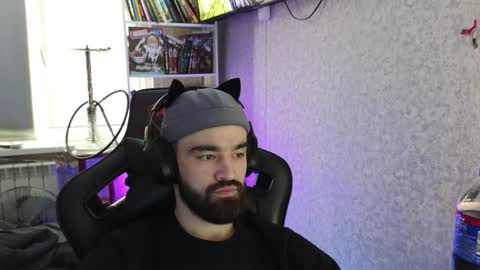 Snapshot of _serious_man chatting on 10-23-25, 11:20 Ask me online show from 10-23-25, 11:20