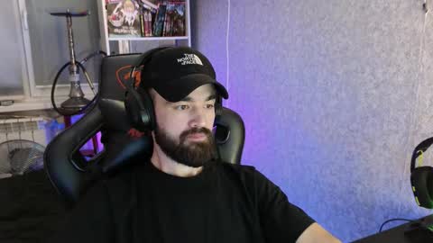 Snapshot of _serious_man chatting on 10-26-25, 10:47 Ask me online show from 10-26-25, 10:47