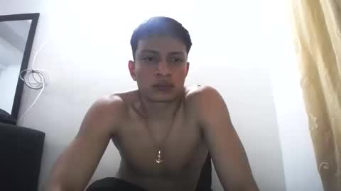 Juan Pablo-independent model online show from 03-06-25, 05:46