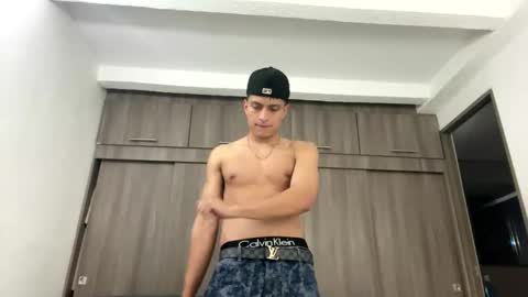 Juan Pablo-independent model online show from 09-21-25, 05:53