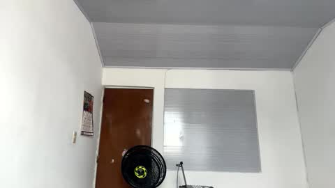 Juan Pablo-independent model online show from 12-03-25, 04:38