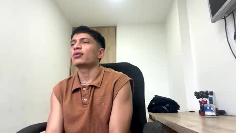 Juan Pablo-independent model online show from 03-03-26, 10:37