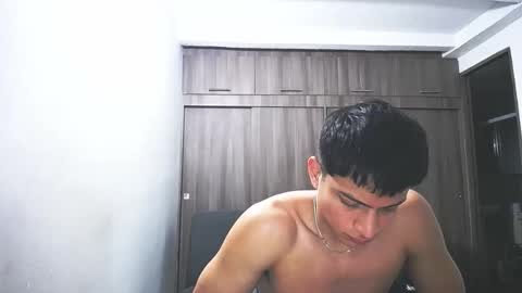 Juan Pablo-independent model online show from 03-28-26, 09:42