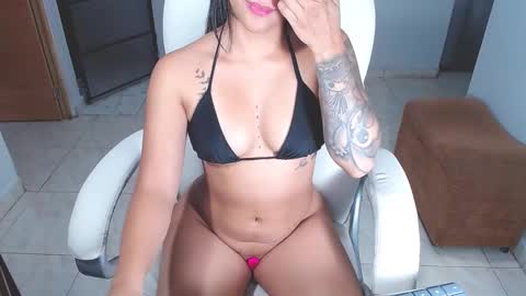 Snapshot of _sexychanel_ chatting on 02-23-25, 07:44 Sara online show from 02-23-25, 07:44