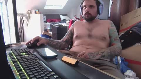 Snapshot of _smiley_bear27 chatting on 12-23-25, 06:11 _smiley_bear27 online show from 12-23-25, 06:11
