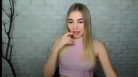 Snapshot of _snow_queen__ chatting on 12-31-24, 07:42 Rachel online show from 12-31-24, 07:42