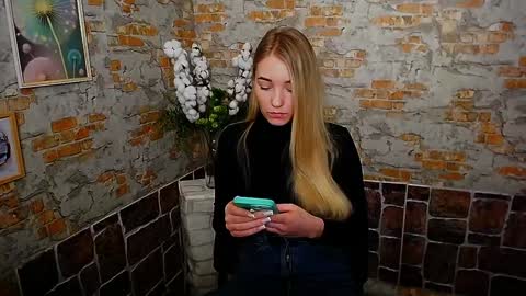 Snapshot of _snow_queen__ chatting on 01-07-25, 09:07 Rachel online show from 01-07-25, 09:07