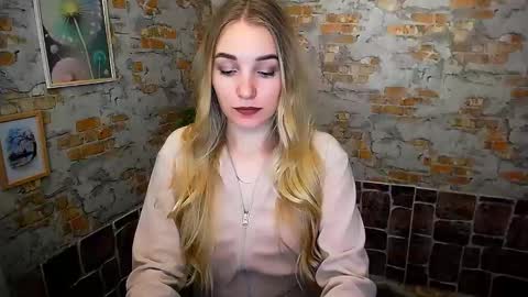 Snapshot of _snow_queen__ chatting on 02-19-25, 01:50 Rachel online show from 02-19-25, 01:50