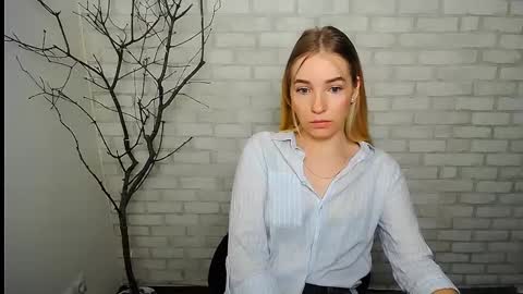 Snapshot of _snow_queen__ chatting on 02-26-25, 12:47 Rachel online show from 02-26-25, 12:47