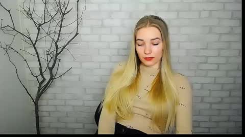 Snapshot of _snow_queen__ chatting on 03-03-25, 11:33 Rachel online show from 03-03-25, 11:33