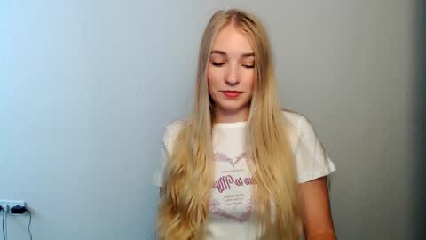 Snapshot of _snow_queen__ chatting on 10-03-25, 01:19 Rachel online show from 10-03-25, 01:19