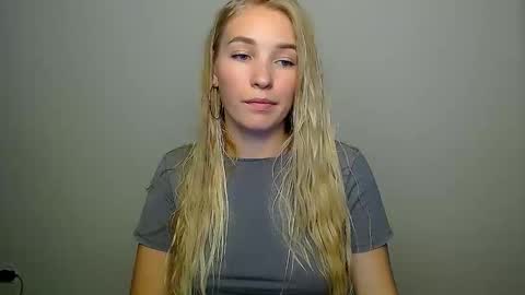 Snapshot of _snow_queen__ chatting on 10-07-25, 06:38 Rachel online show from 10-07-25, 06:38