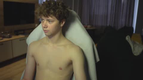 OLIVERpvt is open online show from 02-19-25, 04:12