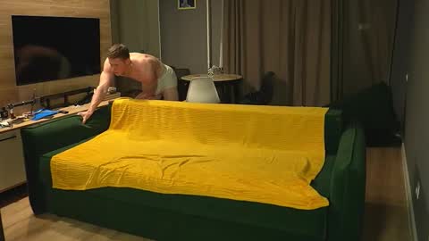 OLIVERpvt is open online show from 12-22-25, 03:03