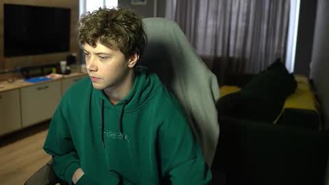 OLIVERpvt is open online show from 02-24-26, 12:03