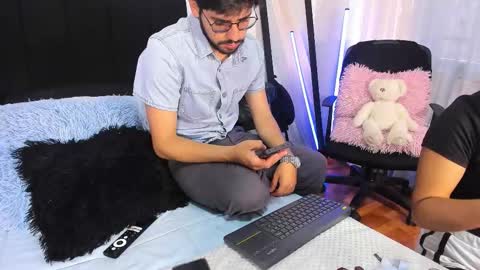 Snapshot of _soulmate_s chatting on 03-25-26, 04:13 Coco and J online show from 03-25-26, 04:13