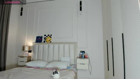 SoYeon online show from 04-13-26, 10:37