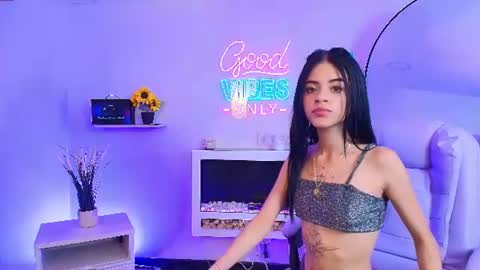 Snapshot of _starfire__ chatting on 07-15-26, 07:52 Dan online show from 07-15-26, 07:52