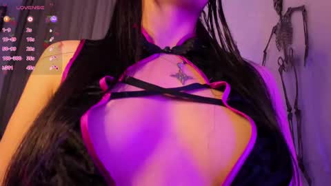 Angela   online show from 10-04-25, 05:00