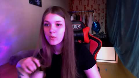 Snapshot of _sweet_foxy_ chatting on 03-25-26, 11:05 Mari online show from 03-25-26, 11:05