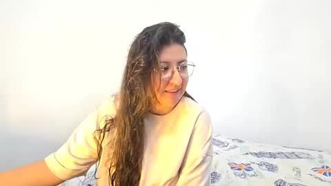 _sweet_melodyy online show from 05-25-26, 03:51