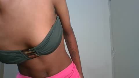 Snapshot of _sweetebony_r chatting on 05-18-26, 06:30 _sweetebony_r online show from 05-18-26, 06:30
