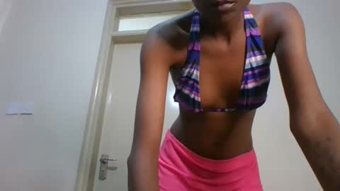 Snapshot of _sweetebony_r chatting on 05-20-26, 11:38 _sweetebony_r online show from 05-20-26, 11:38