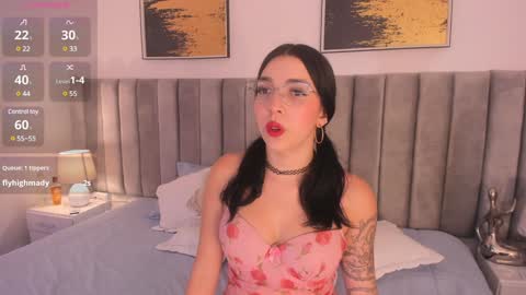 Snapshot of _tahiya_ chatting on 01-02-25, 06:34 Tahiya online show from 01-02-25, 06:34