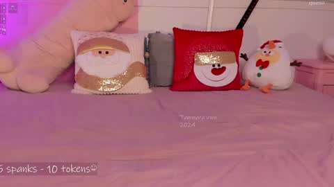 Snapshot of _tammarra_ chatting on 12-17-24, 10:32 _tammarra_ online show from 12-17-24, 10:32