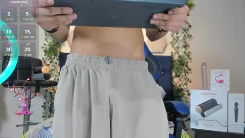 Snapshot of _taylor_black chatting on 11-11-25, 09:48 Taylor online show from 11-11-25, 09:48