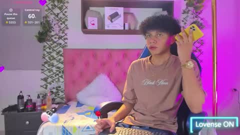 Snapshot of _taylor_black chatting on 02-11-26, 09:31 Taylor online show from 02-11-26, 09:31