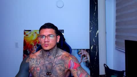 Snapshot of _thadeo_ chatting on 10-14-25, 12:44 ThadeoWolf online show from 10-14-25, 12:44