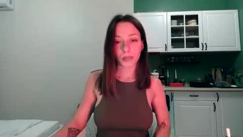 Mia online show from 04-05-26, 06:05