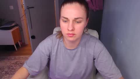 _thesamedaniellatrue_ online show from 05-18-26, 04:13