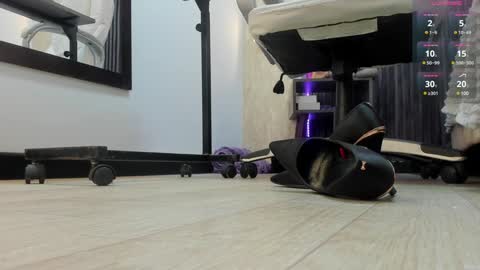 Stefania online show from 12-18-24, 07:41