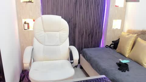 Stefania online show from 12-24-24, 10:55