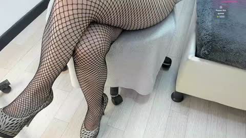 Stefania online show from 12-28-24, 06:29