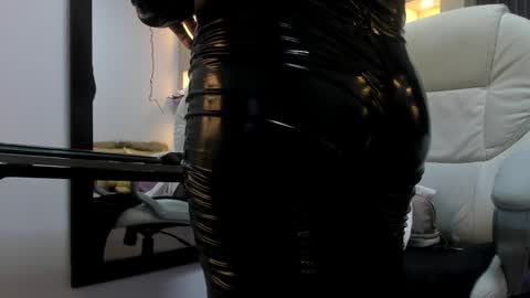 Stefania online show from 01-21-25, 04:16